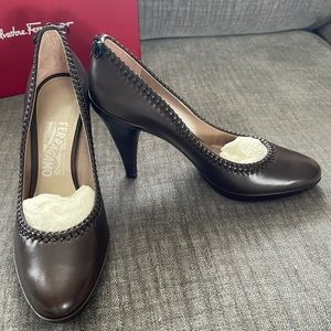 New! Authentic Salvatore Ferragamo Brown Leather Heels